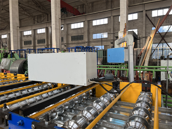 Automatic fence panel sheet roll forming machine 4