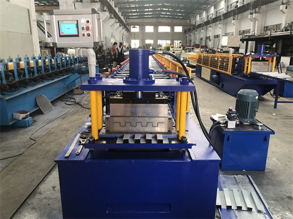 stamp roll forming machine